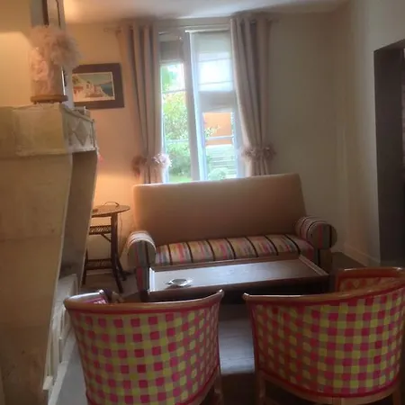 La Maison Blanche * La Rivière-Saint-Sauveur