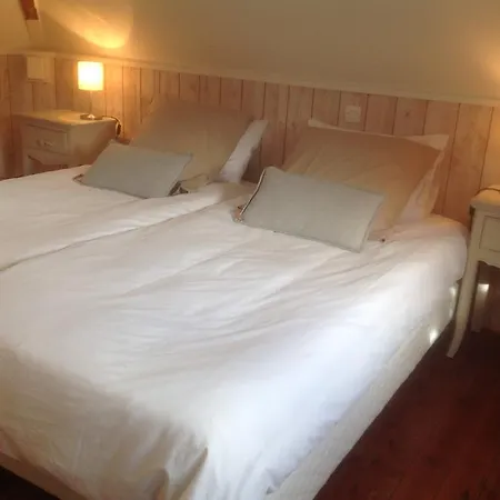 La Maison Blanche Hébergement de vacances La Rivière-Saint-Sauveur